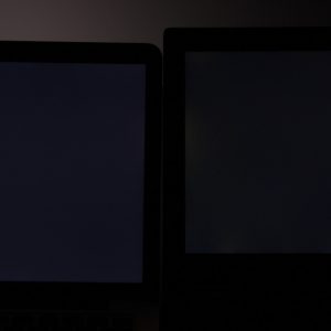 Причин тому, що при включенні комп'ютера відображається чорний екран або повідомлення про помилку, може бути кілька, як апаратних, так і програмних