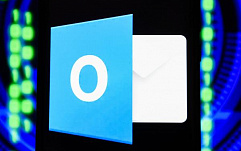 Microsoft Outlook - персональний інформаційний менеджер з функціями поштового клієнта GroupWare компанії Microsoft, що входить в пакет офісних програм Microsoft Office