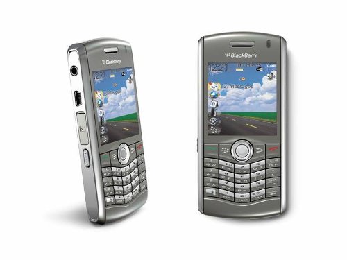 Крім того, BlackBerry Pearl 8120 був доступний в 4 колірних варіантах (чорний, сірий, синій, червоний), що також вироблені її на тлі суворих бізнес-смартфонів цього виробника